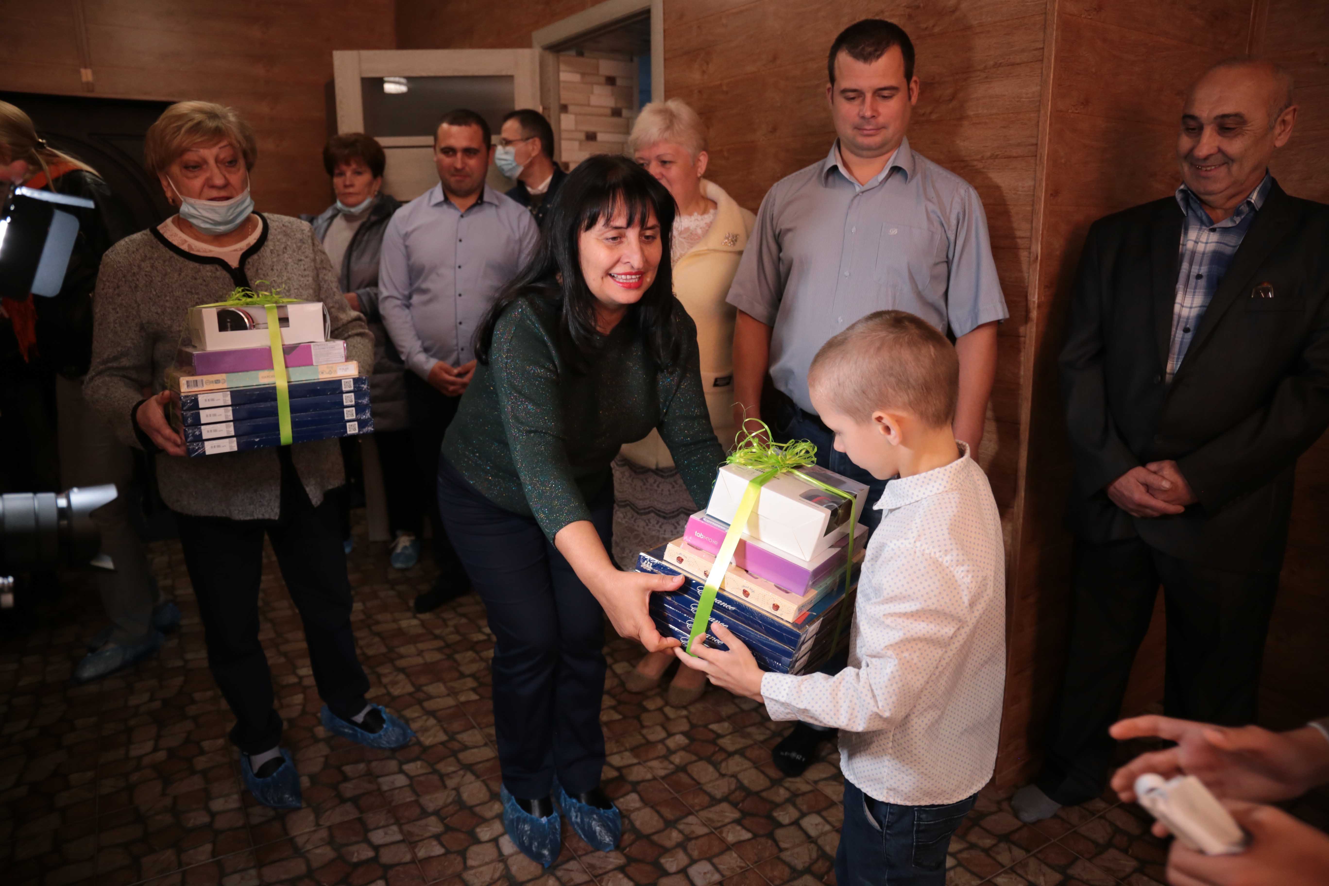 У двох родинних династіях виховується 60 дітей-сиріт та дітей, позбавлених батьківського піклування