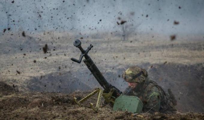 Новини АТО: на Луганщині бойовики відкривали вогонь по всіх напрямках