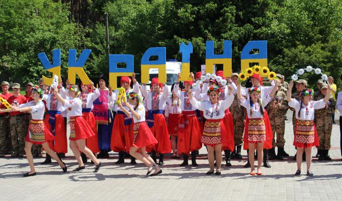 У Кремінній відкрилися змагання юних патріотів