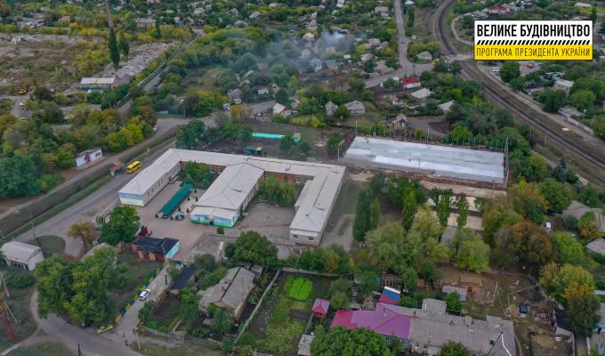 Велике будівництво на Луганщині: Фотозвіт реконструкції спортивних майданчиків школи № 21 у Попасній