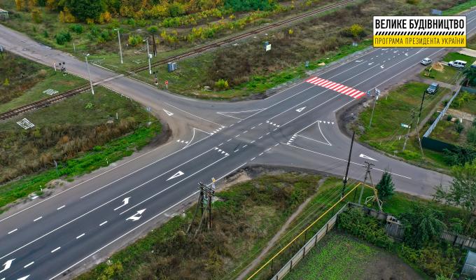 Велике будівництво на Луганщині: Фотозвіт результату ремонту автошляху Н-21 "Старобільськ - Луганськ - Донецьк" поблизу Новоайдару