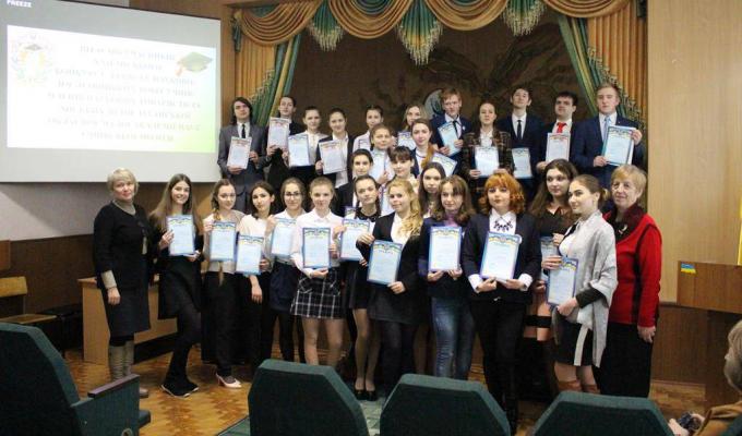 Молодь Луганщини демонструє високий рівень знань та інтелектуального розвитку 