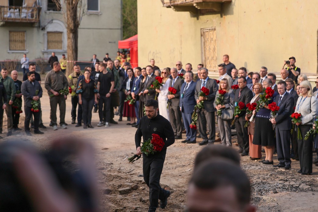 У Києві Президент ушанував пам’ять загиблих від російського ракетного удару
