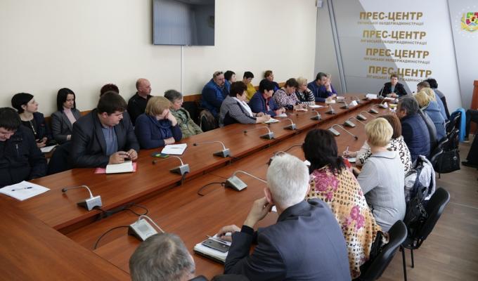 В облдержадміністрації розглянули варіанти підтримки місцевих виробників молока