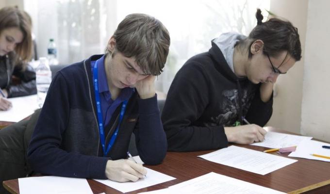 Учень Луганщини отримав Диплом учасника Всеукраїнського конкурсу Малої академії наук України 