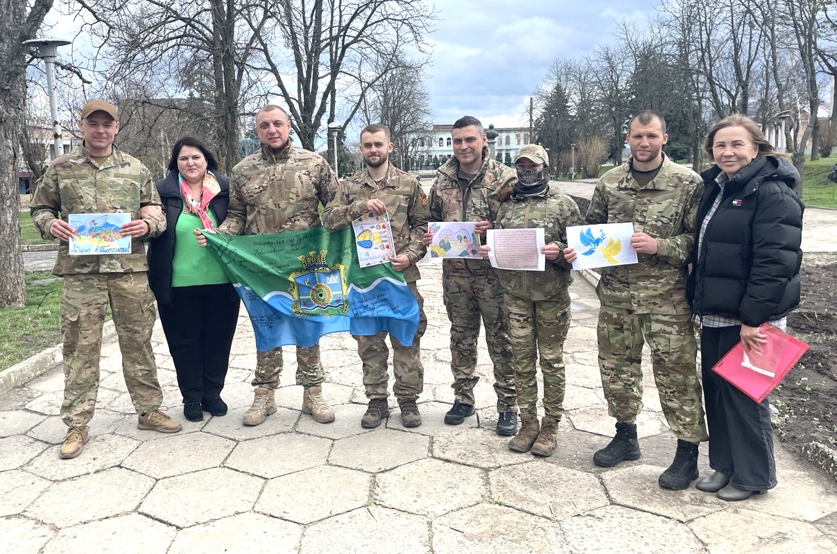 «Надія є!»: під час стабілізаційних заходів у звільненому від росіян селі Надія знайшли написані українською мовою листи 40-річної давнини