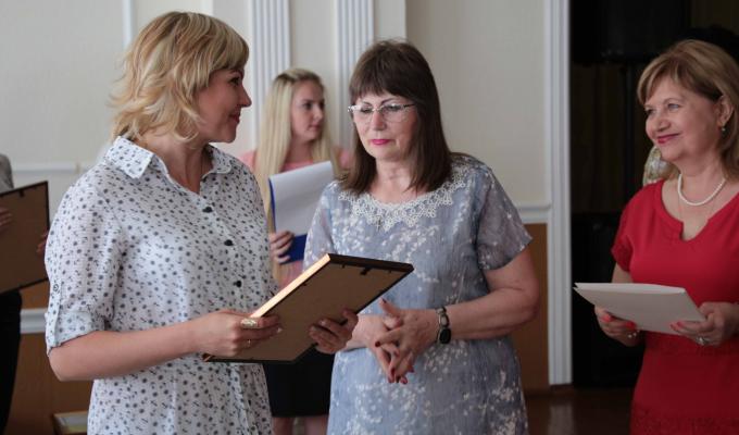 Облдержадміністрація нагородила журналістів Луганщини