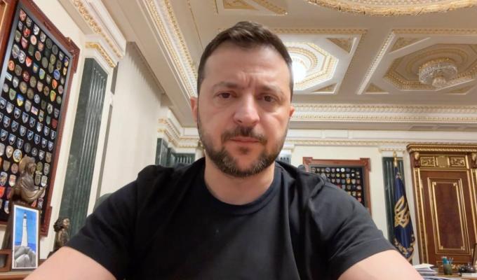 Доручив сьогодні посилити командний склад наших військ на Донеччині – звернення Президента