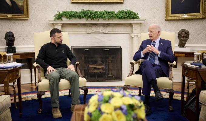 Володимир Зеленський представив План перемоги Президенту США