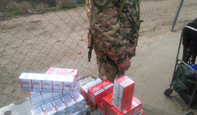 «Фантомівці» не пропустили в Станицю Луганську сигарети сумнівного походження