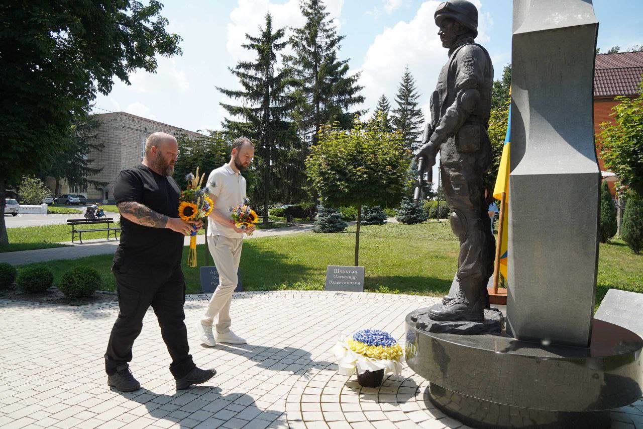 У День Української Державності вшановуємо не лише історію, а й тих, хто зараз творить її нові сторінки, - Олексій Харченко У День Української Державності вшановуємо не лише історію, а й тих, хто зараз творить її нові сторінки, - Олексій Харченко
