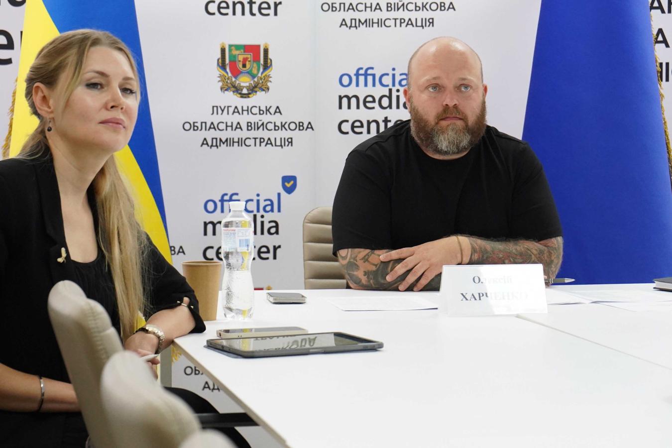 Олексій Харченко розпочав зустрічі з українськими дипломатами щодо нових можливостей підтримки громад Луганщини Олексій Харченко розпочав зустрічі з українськими дипломатами щодо нових можливостей підтримки громад Луганщини