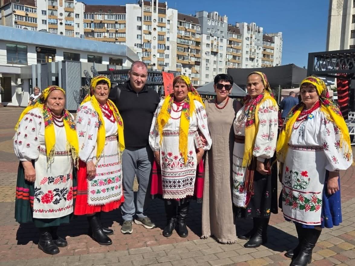 Консультативний центр у Черкасах, білолуцьке лозоплетіння та партнерство громад: як Білолуцька громада зберігає єдність 
