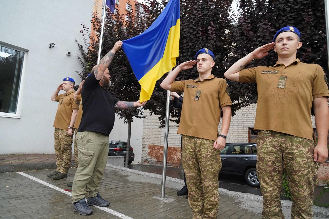 Прапор став символом надії: на вільну Україну, відновлення справедливості, повернення сотень тисяч ВПО на Луганщину, - Олексій Харченко