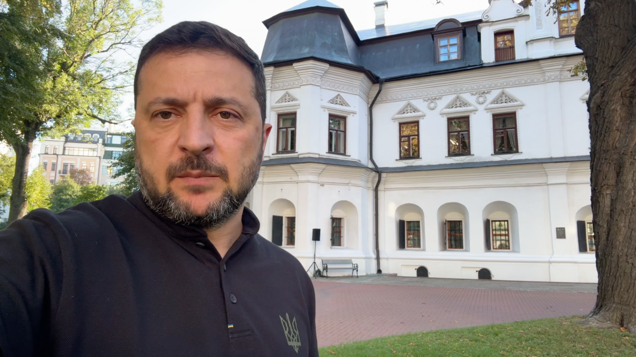 Цей тиждень наблизив узгодження 19-го пакету санкцій, очікуємо на затвердження, швидко синхронізуємо пакет в Україні – звернення Президента