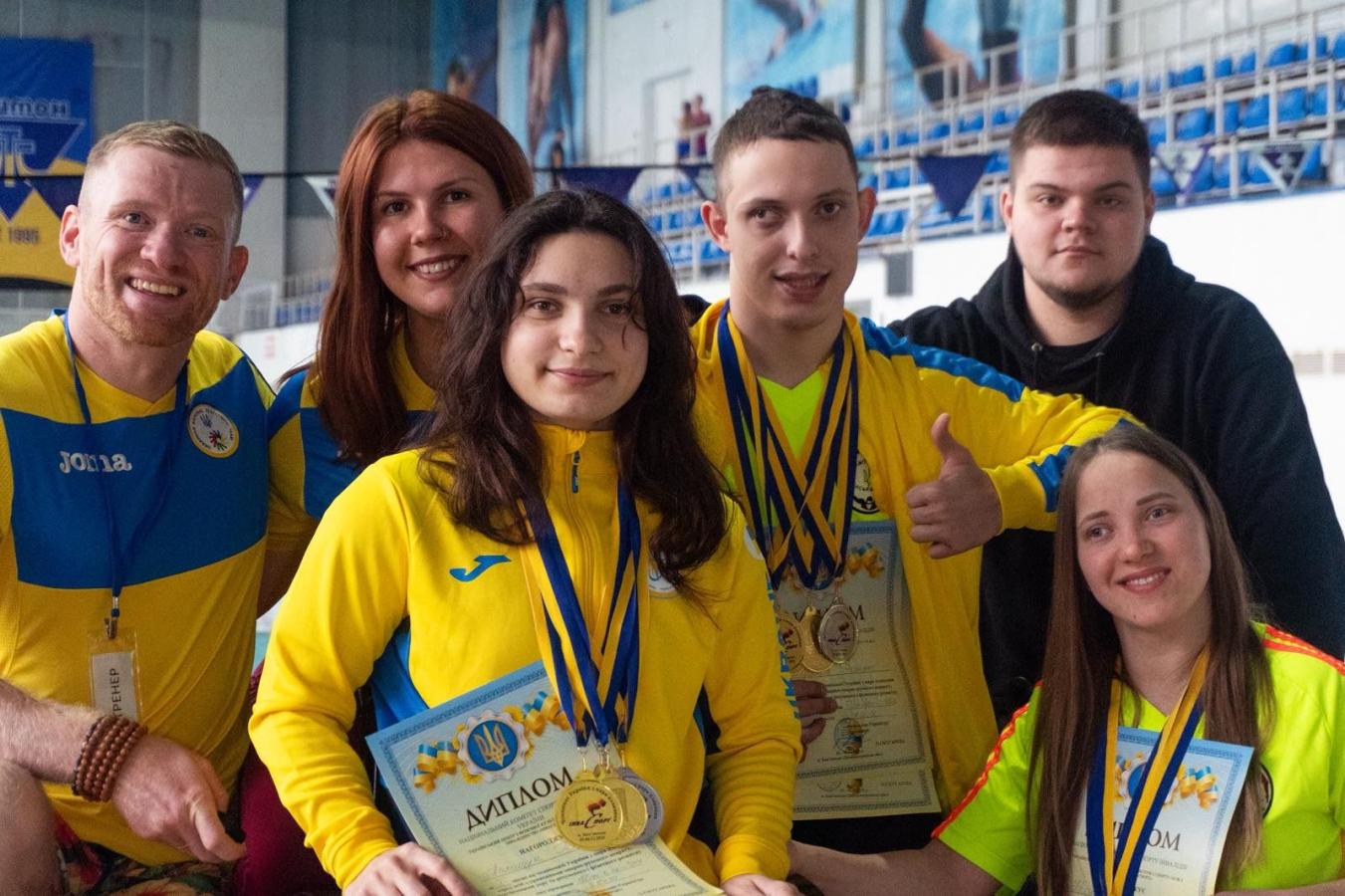 Сім золотих медалей здобули луганчани на першості країни з параплавання