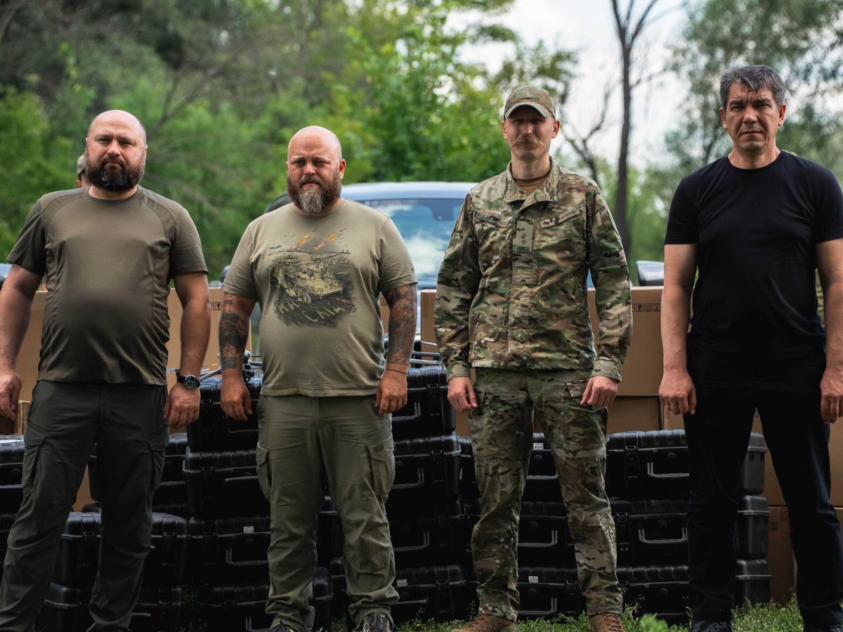 Бійці 53-ї ОМБр отримали чергову партію БпЛА та автомобілів  для виконання бойових завдань. Від початку року на потреби підрозділу спрямовано 44,1млн грн