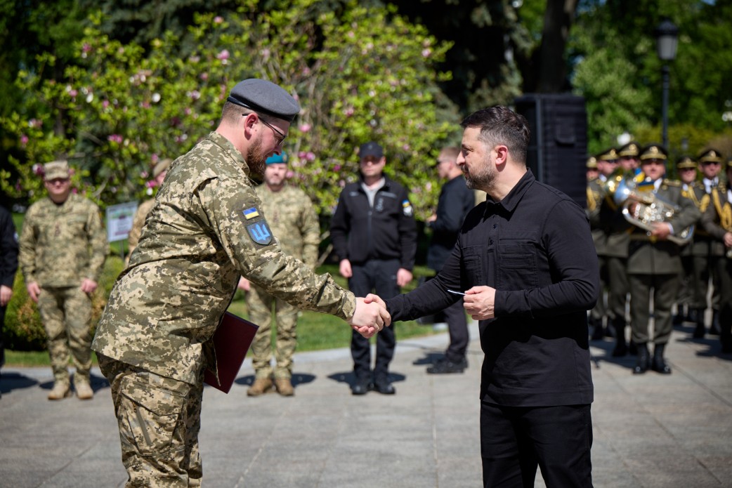 Глава держави вручив орден «Золота Зірка» Олексію Михайлову з Луганщини