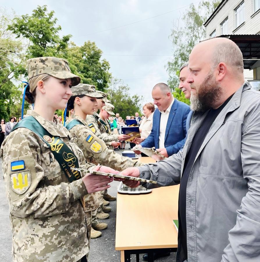 Усі 36 випускників Луганського обласного ліцею із посиленою військово-фізичною підготовкою планують вступити до військових вишів