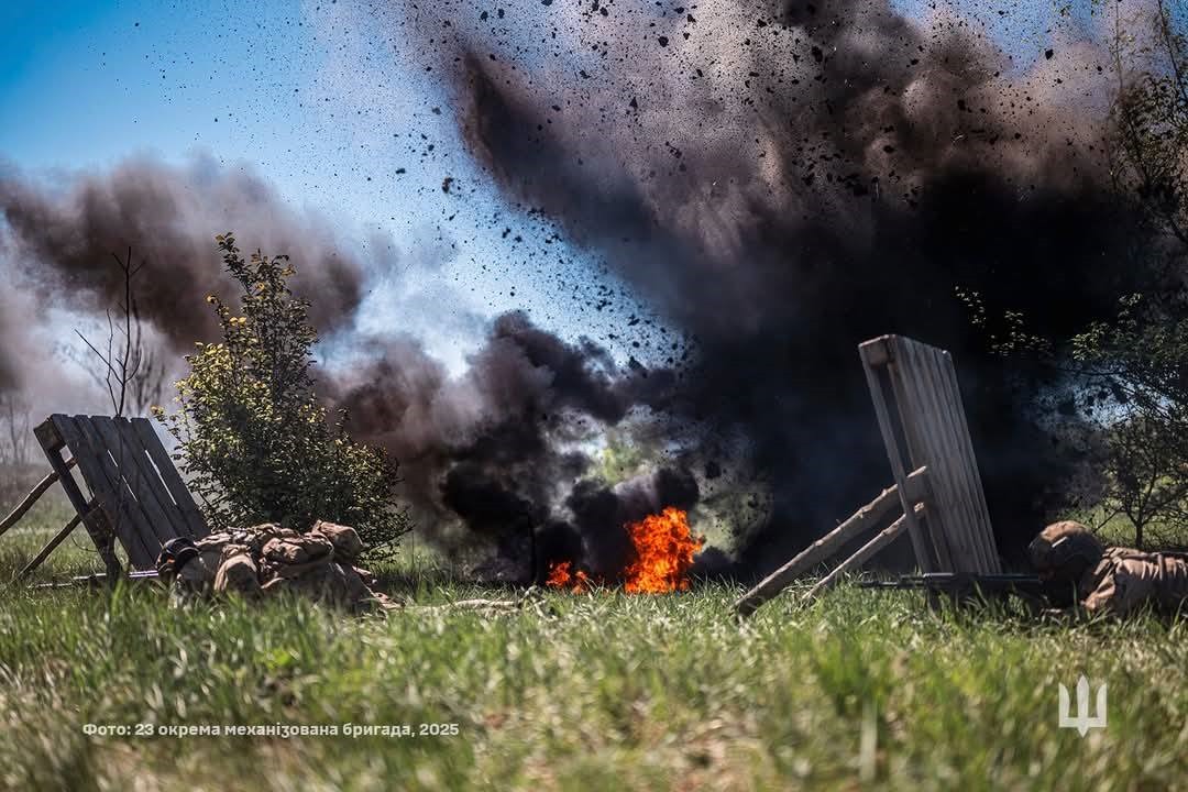 До 1 серпня в «лнр» затвердять план залучення населення до здачі норм ГПО, 1 вересня у Кадіївці відкриють перший в місті кадетський клас, росіяни двічі застосували авіацію