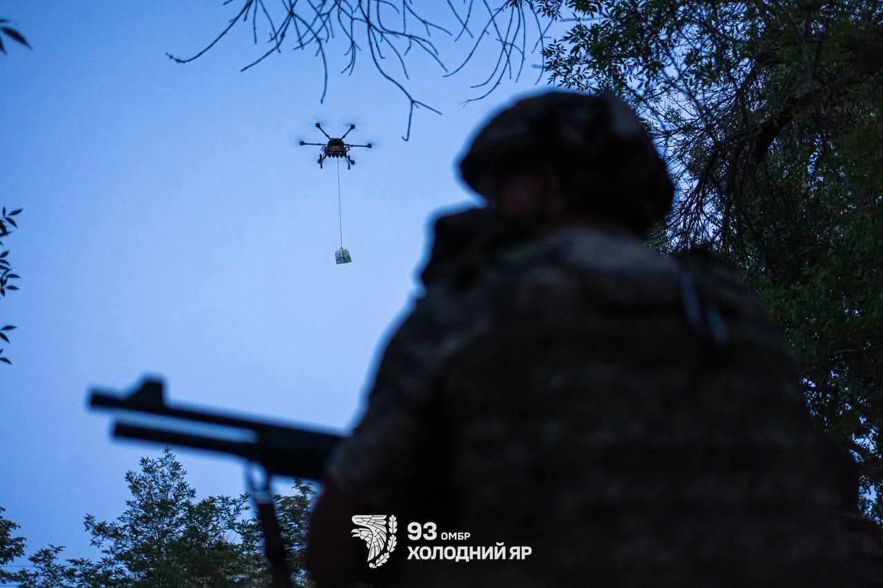 На Новоайдарщині жінка пів року не в змозі була отримати життєво необхідні ліки, у Сіверськодонецьку відремонтували лише фасад пошкодженого будинку - несучі стіни розвалюються, 24 скиди з БпЛА здійснили росіяни на Луганщині