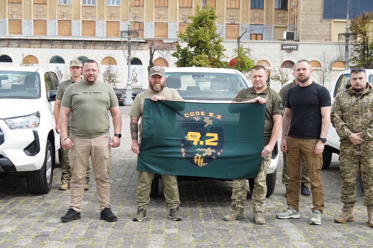 Олексій Харченко: чотири позашляховики передали бійцям штурмового батальйону 92-ої бригади