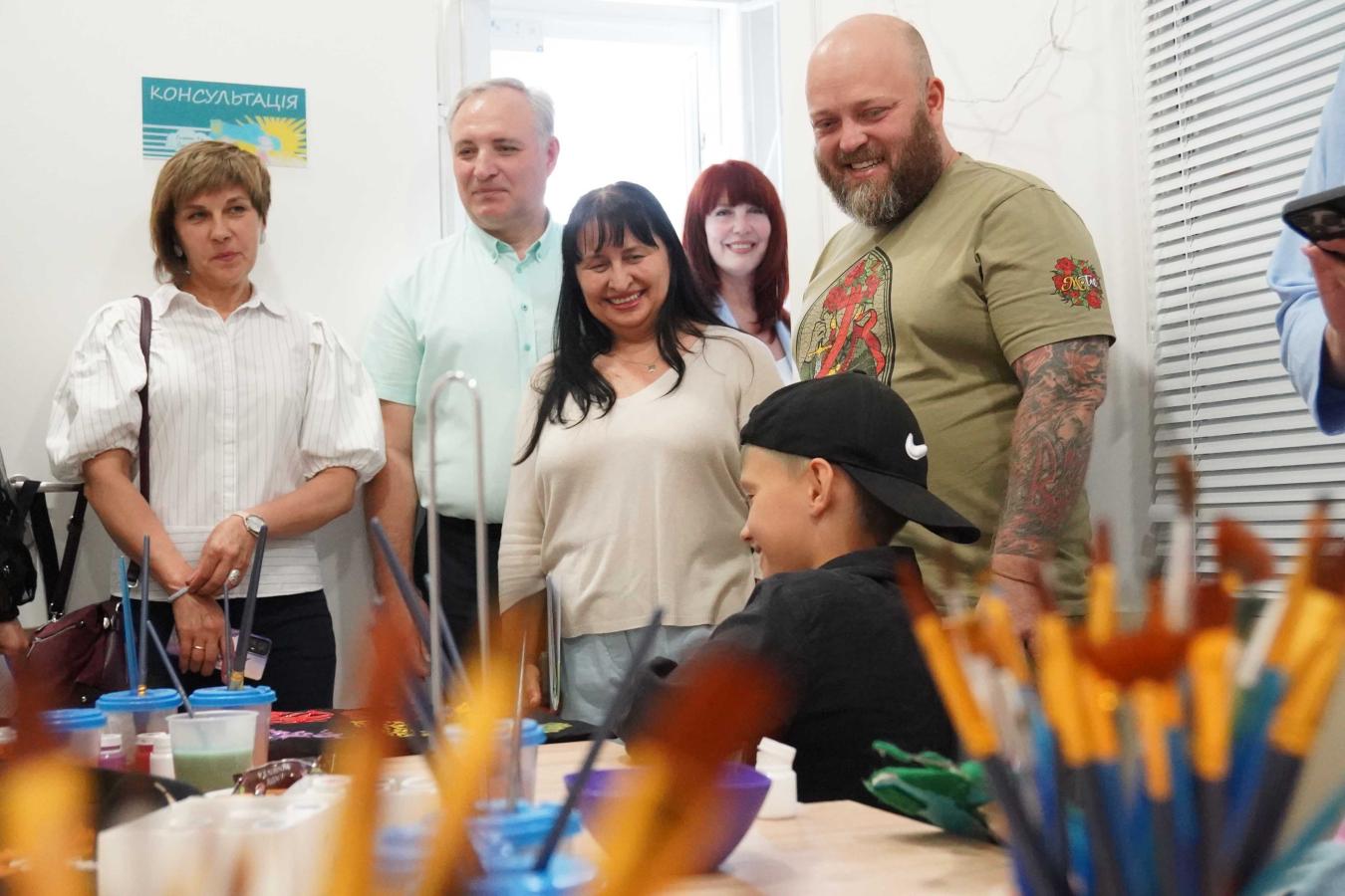 Під час війни підтримка людей має бути не просто декларацією, а дією, – Олексій Харченко на відкритті  Центру життєстійкості Кремінської громади