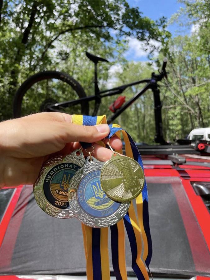 Золото та срібло в активі представниць Луганщини на всеукраїнських змаганнях з велоспорту