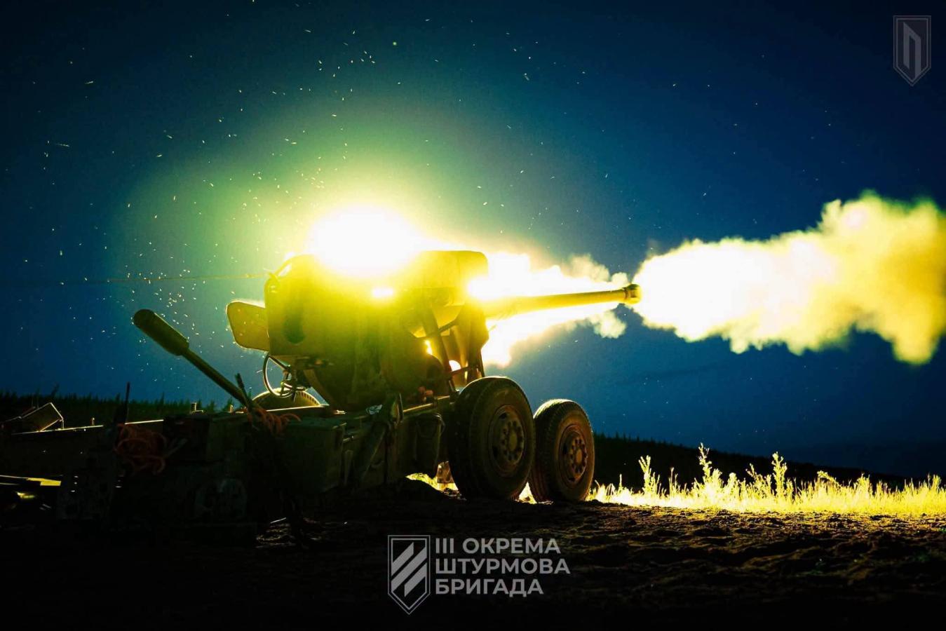 Жителям Рубіжного окупанти здійснили багатотисячні нарахування за ненадані ЖКП, замість магазинів - в невеликих населених пунктах "лнр" автокрамниці підвозять продукти двічі на тиждень, із автоматичних гранатометів поцілив ворог на Луганщині