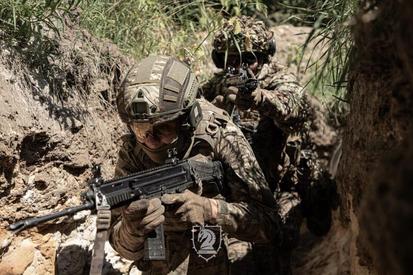 24 дні замість трьох - у "лнр" збиратимуть голоси виборців майже місяць, єдиний в окупованому Сіверськодонецьку нотаріус перебуває у відпустці 50 днів за три місяці, чотири мінометні обстріли влаштували росіяни на Луганщині