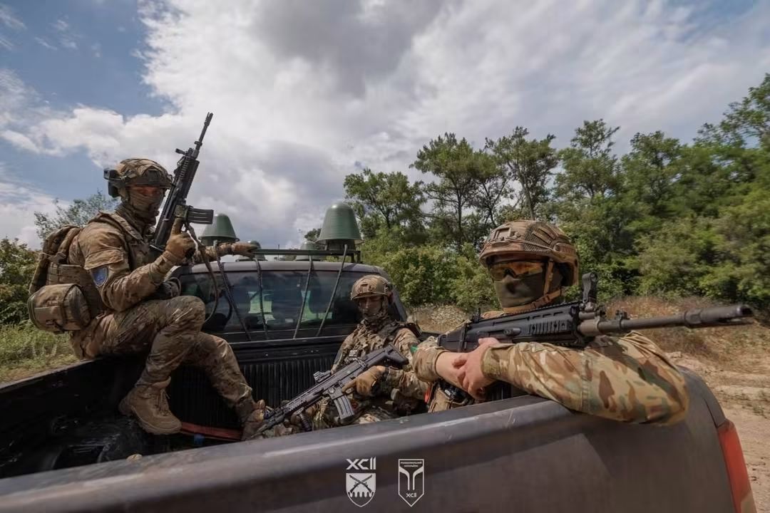 У Сіверськодонецьку підрядники зупинили відновлення теплотрас - місто готується жити без опалення п'яту зиму, у Лисичанську три роки не можуть відремонтувати багатоповерхівку, противник сім разів застосував ствольну артилерію на Луганщині