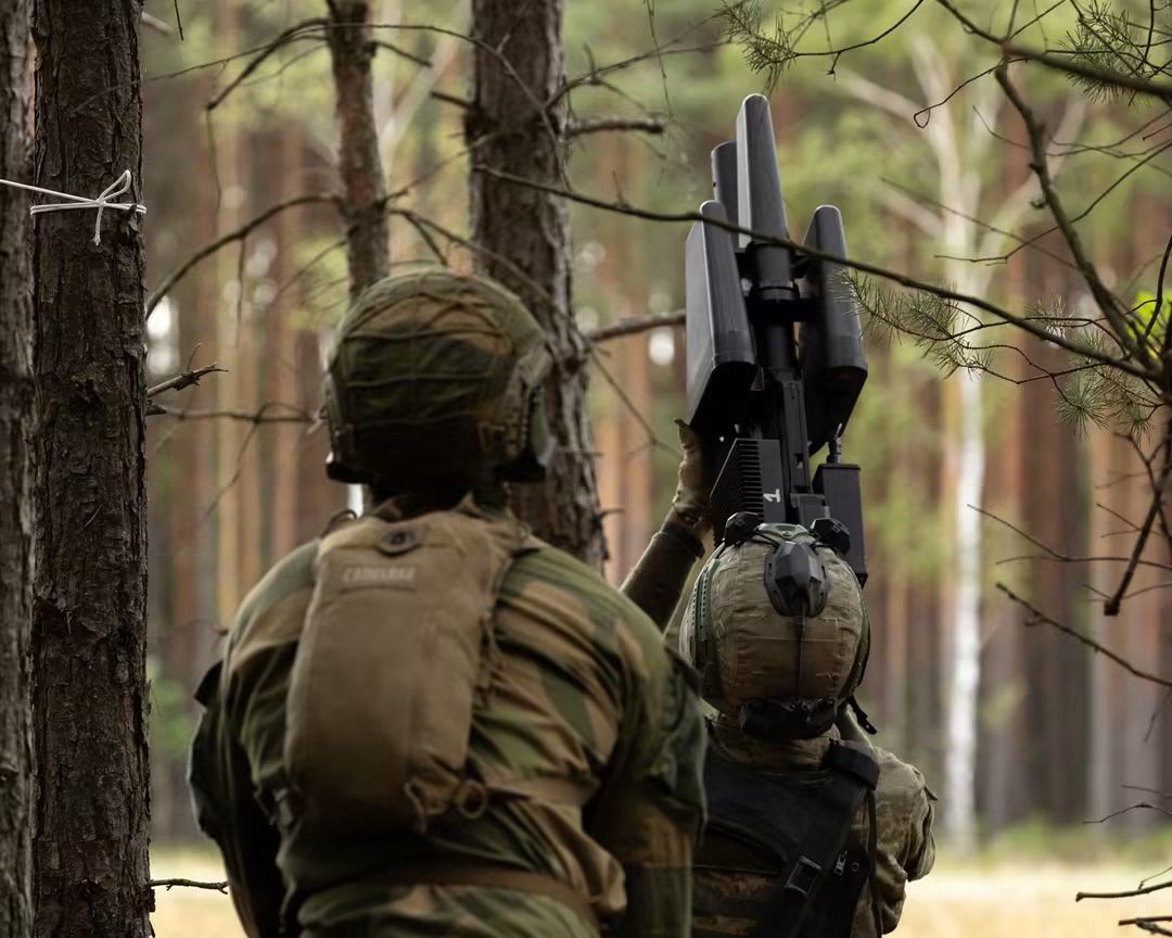 Загарбники дозволили вимикати інтернет і мобільний зв'язок під час виборів у "лнр", на окупованій Луганщині знов просувають супутникове ТБ "руський мир", в районі Надії намагалися просунутися росіяни