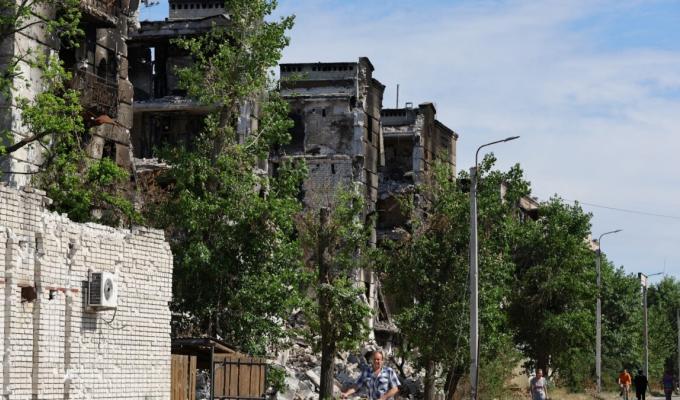 Повідомлення про пошкодження та знищення росіянами понад 28 тисяч квартир вже подали жителі Луганщини