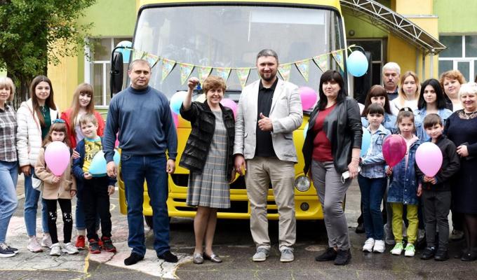 Гірська багатопрофільна гімназія отримала новий шкільний автобус