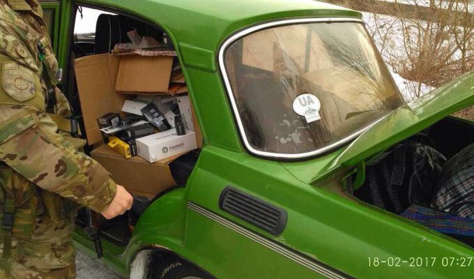  «Фантомівці» Луганщини  затримали партію електронних сигарет  