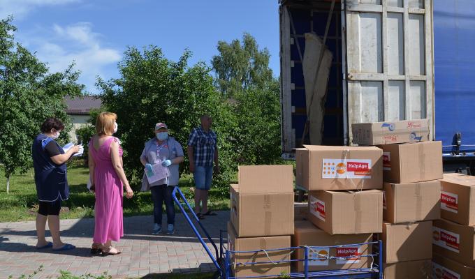 Обласним будинкам-інтернатам надано благодійну допомогу –гігієнічні набори та засоби індивідуального захисту від COVID-19