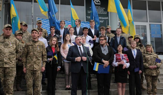 Луганщина обов’язково стане світанком не тільки України, а й усієї європейської родини, – Юрій Гарбуз під час урочистостей до Дня Європи