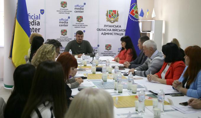 Травмуючі події внаслідок війни пережили 74 % луганчан – проблеми психологічного відновлення обговорено в рамках «Дня ментального здоров’я» 