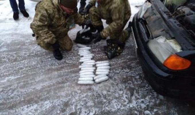 Прикордонниками затримано громадянина, який перевозив наркотичну речовину