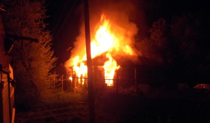 Новини АТО: у Попаснянському районі зазнав поранень військовослужбовець та спалахнув будинок у Станиці Луганській