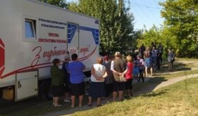 Жителі сільських районів отримують безкоштовну медичну допомогу – відновлено виїзну роботу обласної консультативної поліклініки