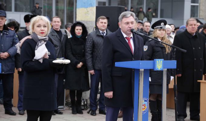 Юрій Гарбуз передав шкільні автобуси на потреби районів Луганщини
