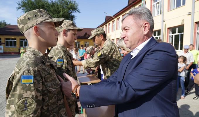 Перші погони отримали курсанти військового ліцею