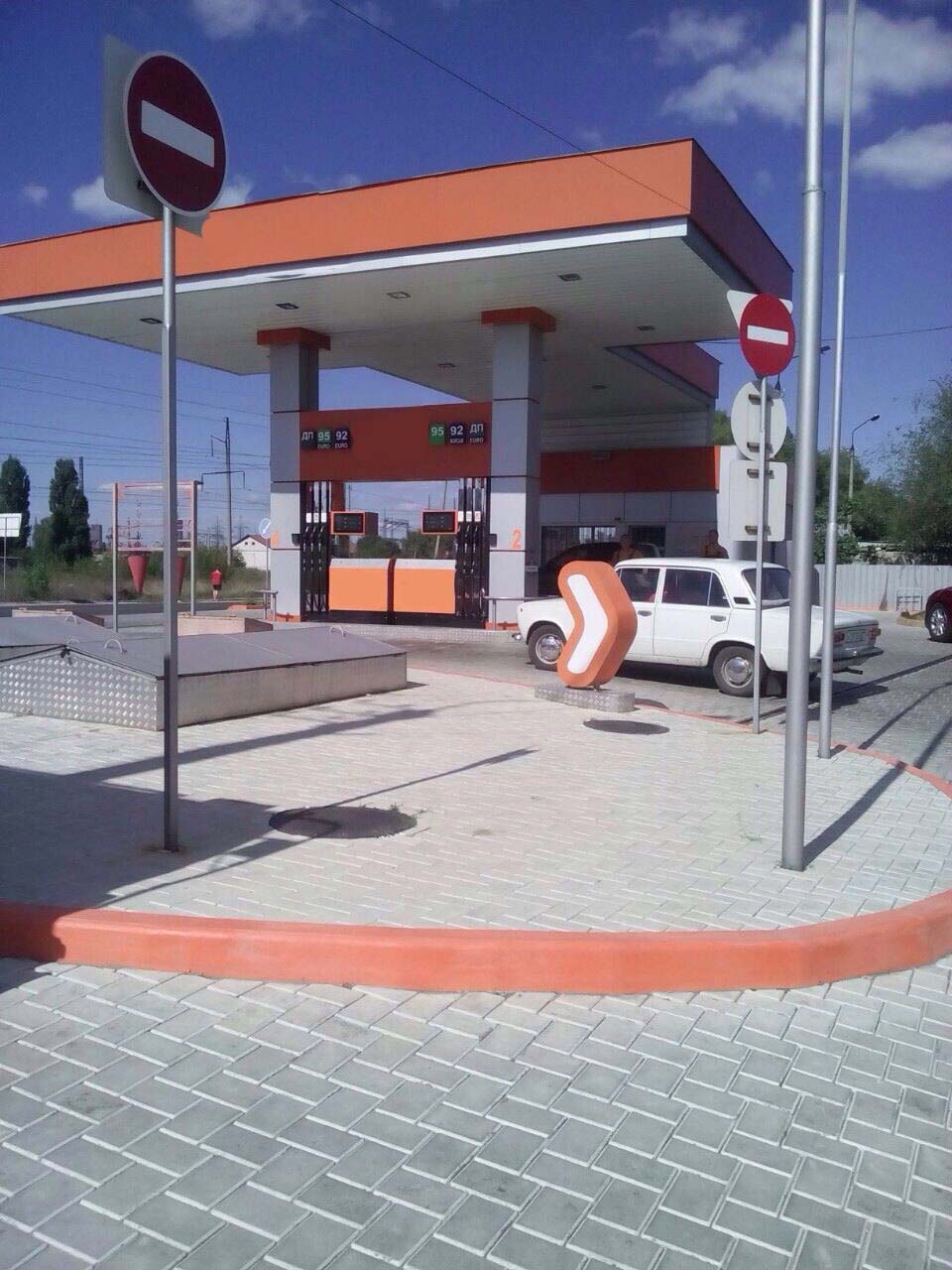 На трьох АЗС Луганщини виявлено 40 109 літрів неякісного пального