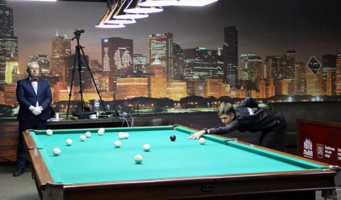 Юнак з Луганщини переміг на всеукраїнських змаганнях з більярду