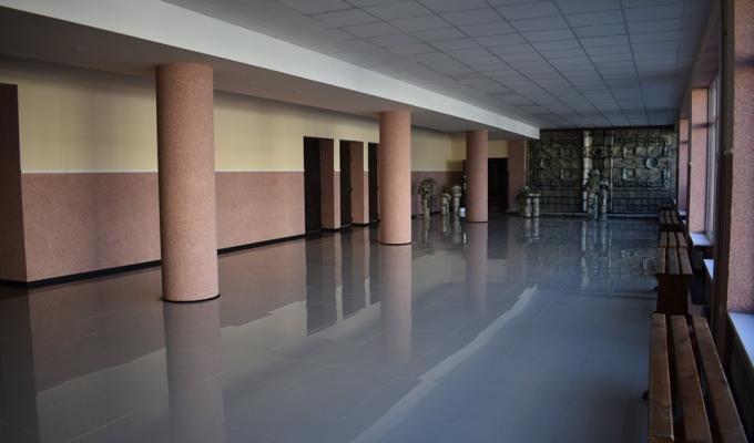 У містах і громадах області: відремонтовано приміщення Кремінського районного будинку культури