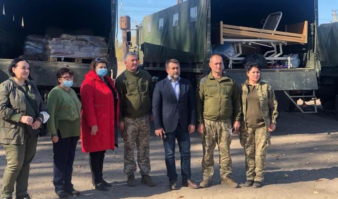 Військові доставили допомогу погорільцям з Муратового