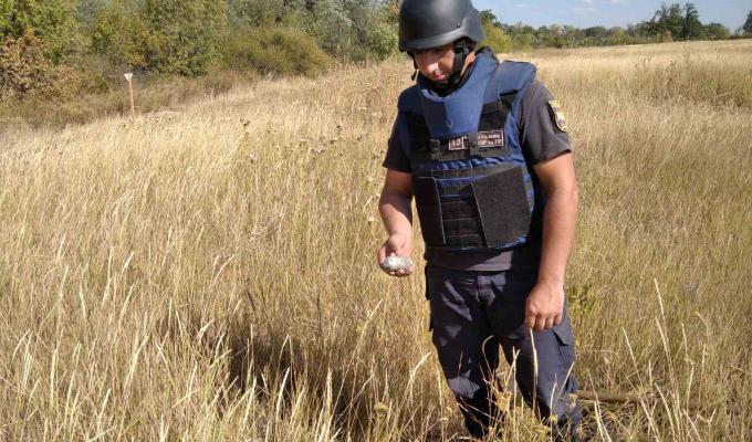 Піротехніки Луганщини вилучили 41 вибухонебезпечний предмет