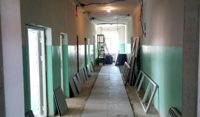 У Станично-Луганському районі триває ремонт лікарні