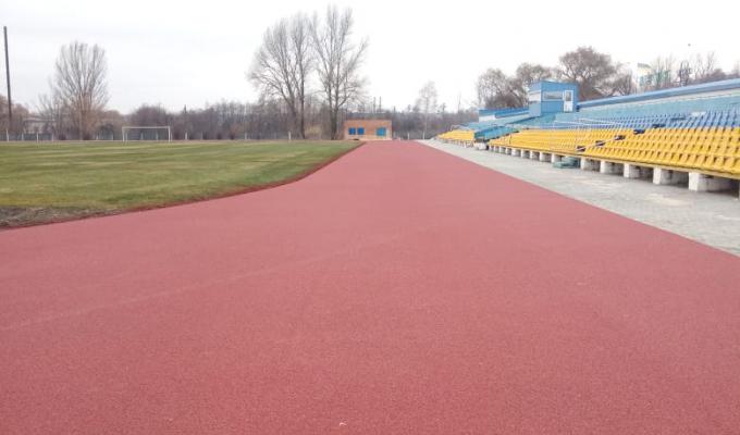 Велике будівництво: у Станиці Луганській реконструювали стадіон